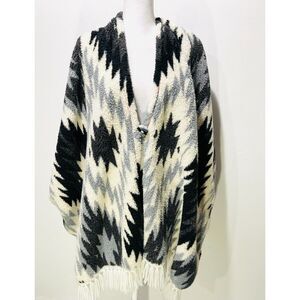 I only sleep in Pretty Kensie poncho southwestern fleece cover up women onesize